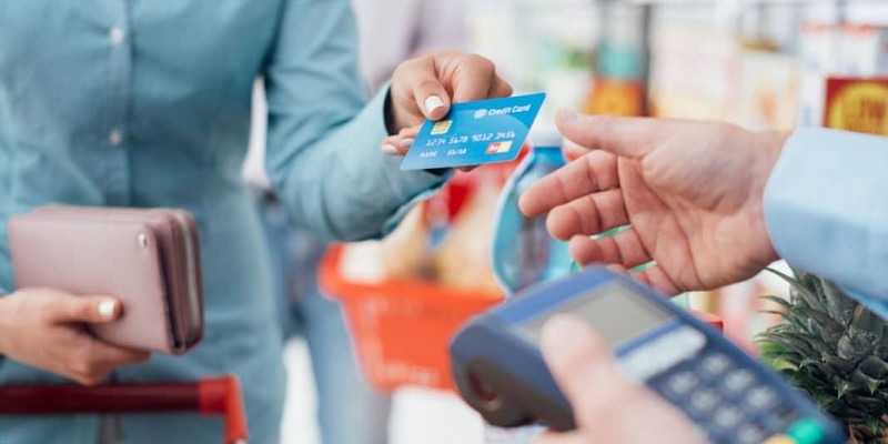 How to Wisely Use A Credit Card & Rewards