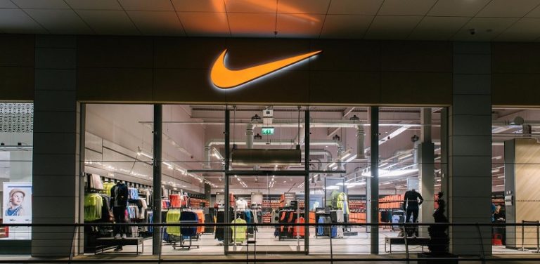 nike store military discount