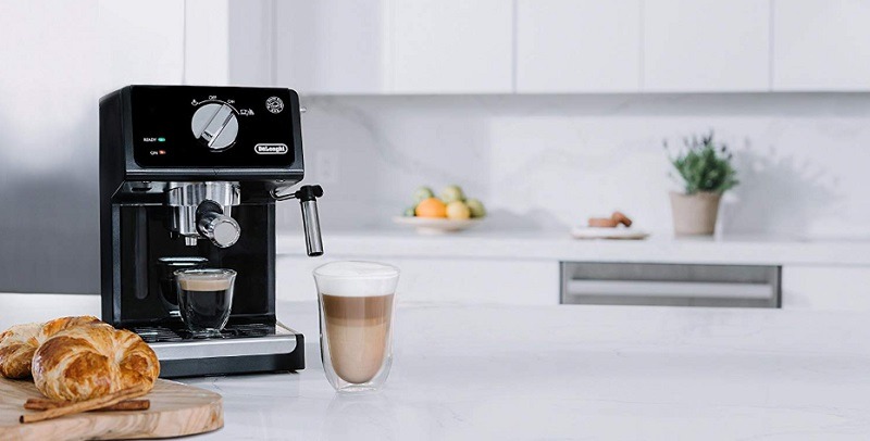 De'Longhi 15 Bar Espresso Machine via Amazon