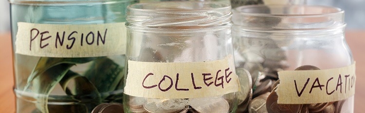 Ways for Students to Save Money on College Textbooks