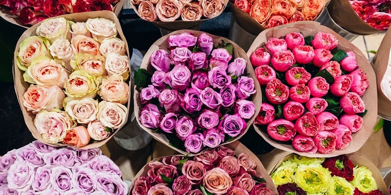 How to Save Money on Valentine’s Day Flowers